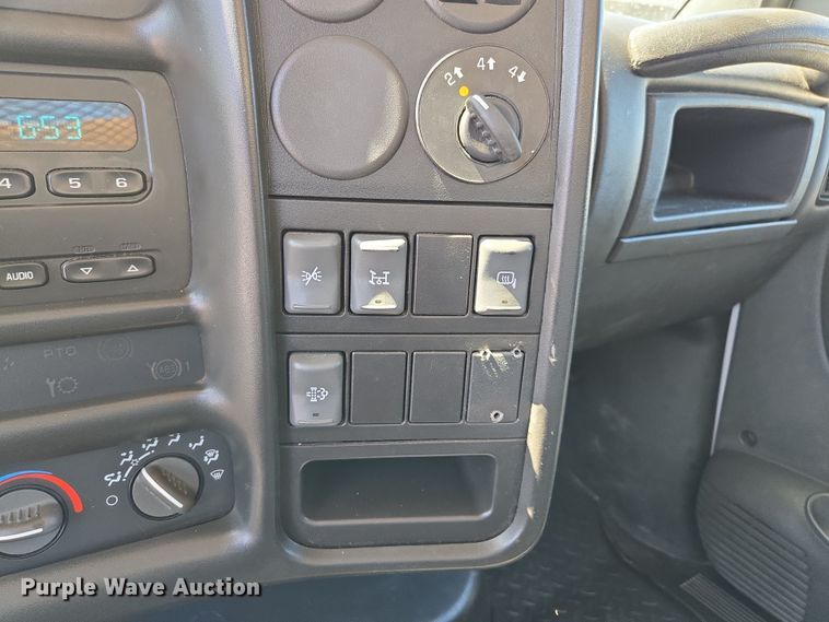 image for item DP6318 2009 Chevrolet C5500 dump truck