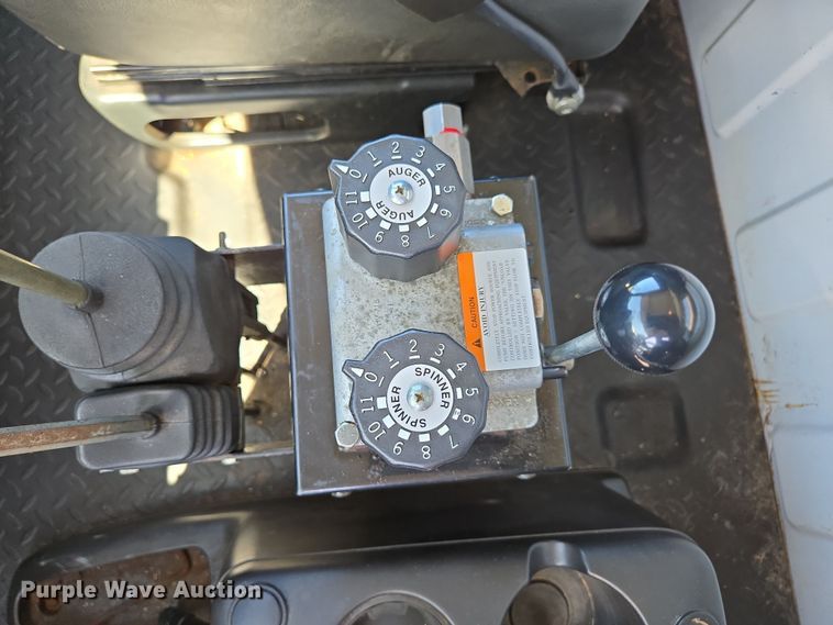 image for item DP6318 2009 Chevrolet C5500 dump truck