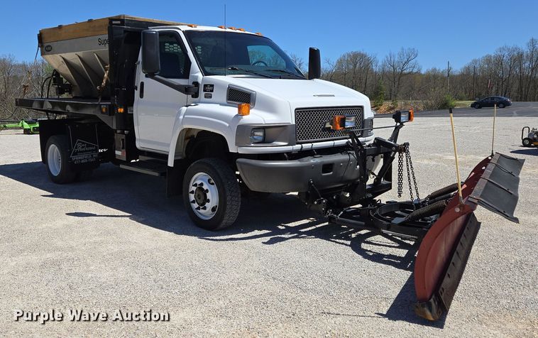 image for item DP6319 2005 Chevrolet C5500 dump flatbed truck