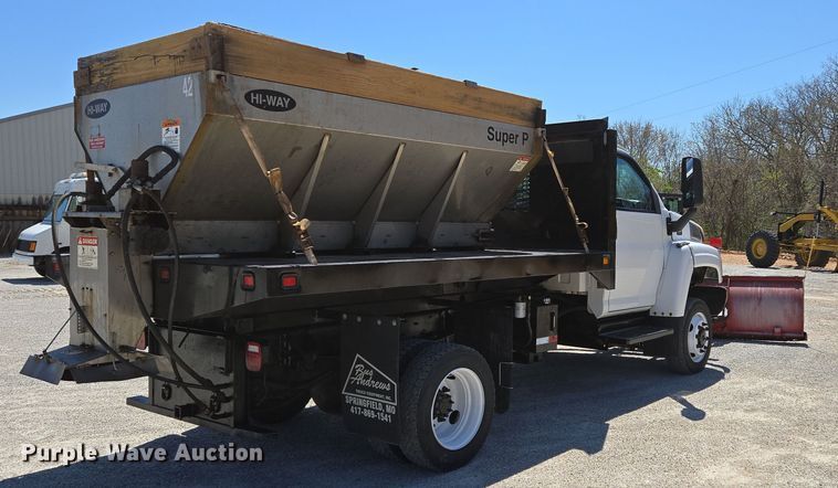 image for item DP6319 2005 Chevrolet C5500 dump flatbed truck