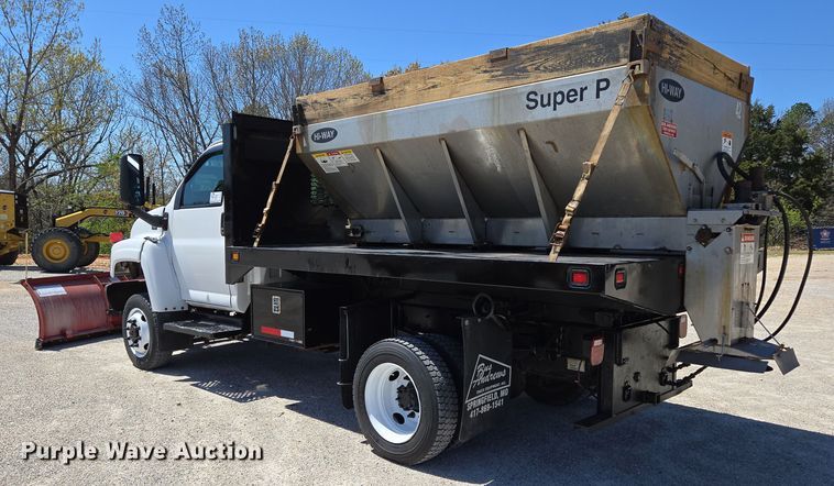 image for item DP6319 2005 Chevrolet C5500 dump flatbed truck