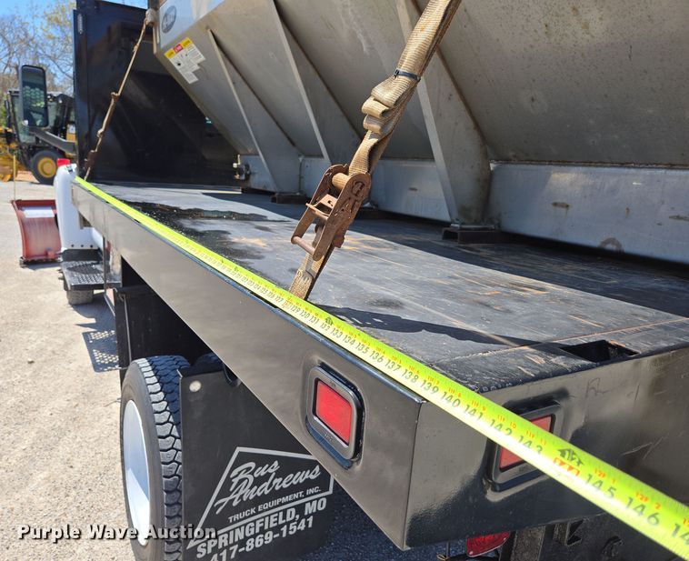 image for item DP6319 2005 Chevrolet C5500 dump flatbed truck