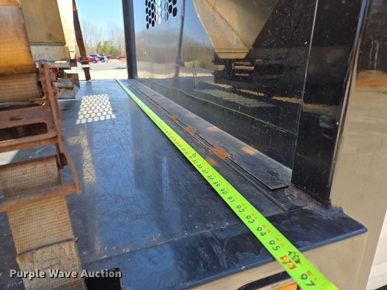 image for item DP6319 2005 Chevrolet C5500 dump flatbed truck