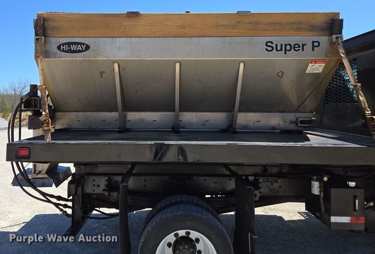 image for item DP6319 2005 Chevrolet C5500 dump flatbed truck