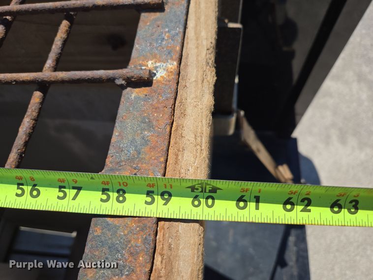 image for item DP6319 2005 Chevrolet C5500 dump flatbed truck