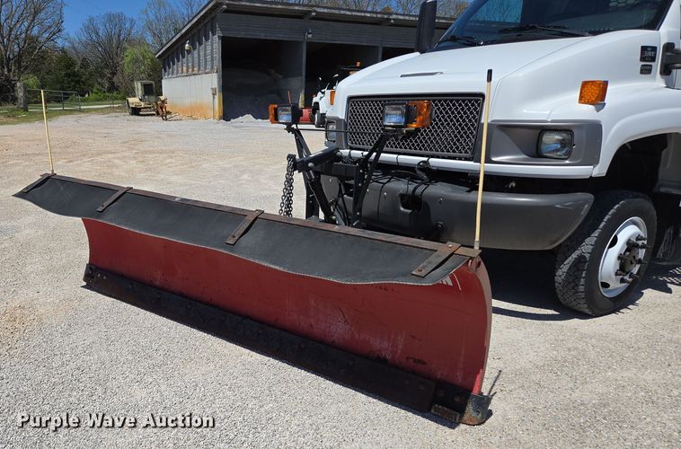 image for item DP6319 2005 Chevrolet C5500 dump flatbed truck