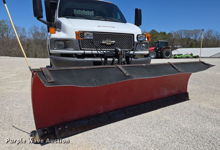 image for item DP6319 2005 Chevrolet C5500 dump flatbed truck