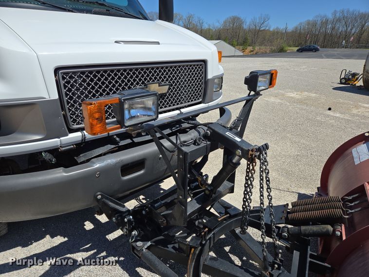 image for item DP6319 2005 Chevrolet C5500 dump flatbed truck