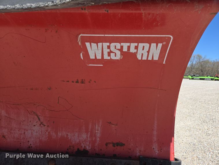 image for item DP6319 2005 Chevrolet C5500 dump flatbed truck