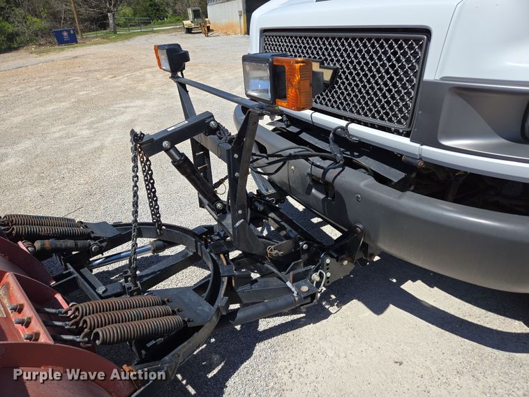 image for item DP6319 2005 Chevrolet C5500 dump flatbed truck