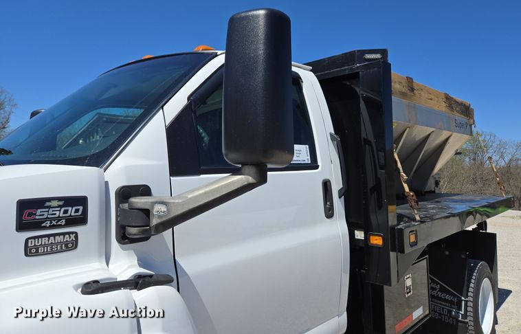 image for item DP6319 2005 Chevrolet C5500 dump flatbed truck