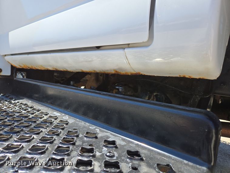 image for item DP6319 2005 Chevrolet C5500 dump flatbed truck