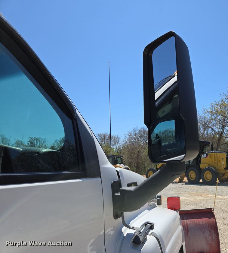 image for item DP6319 2005 Chevrolet C5500 dump flatbed truck