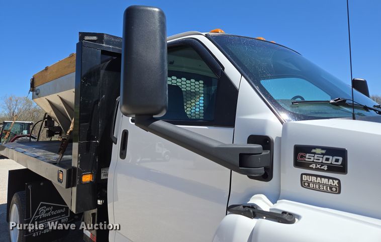 image for item DP6319 2005 Chevrolet C5500 dump flatbed truck