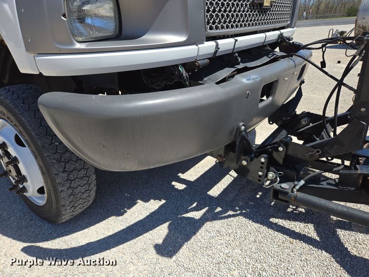 image for item DP6319 2005 Chevrolet C5500 dump flatbed truck