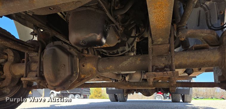 image for item DP6319 2005 Chevrolet C5500 dump flatbed truck