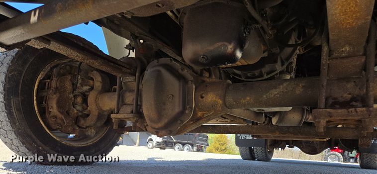 image for item DP6319 2005 Chevrolet C5500 dump flatbed truck