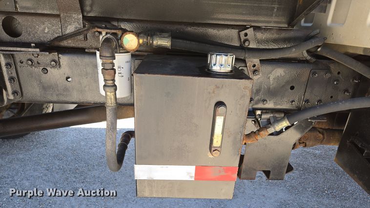 image for item DP6319 2005 Chevrolet C5500 dump flatbed truck