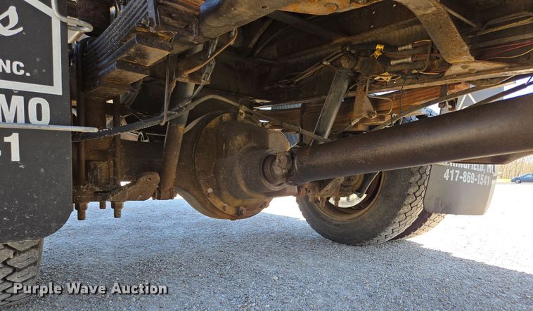 image for item DP6319 2005 Chevrolet C5500 dump flatbed truck