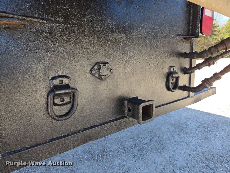 image for item DP6319 2005 Chevrolet C5500 dump flatbed truck