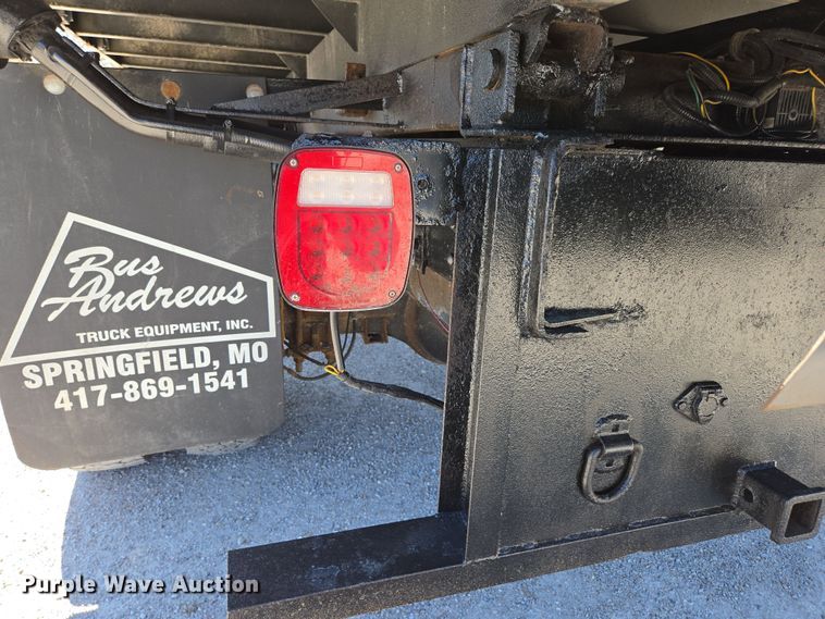 image for item DP6319 2005 Chevrolet C5500 dump flatbed truck