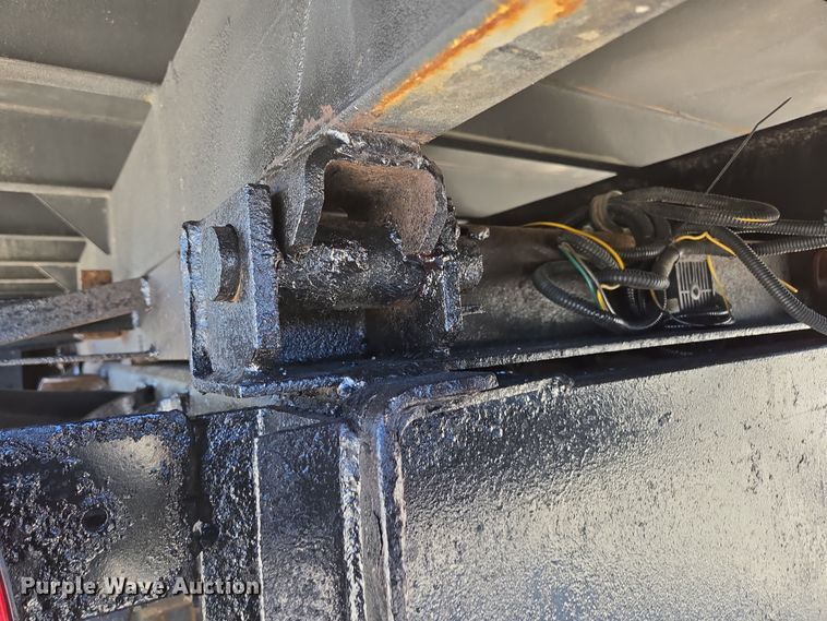 image for item DP6319 2005 Chevrolet C5500 dump flatbed truck