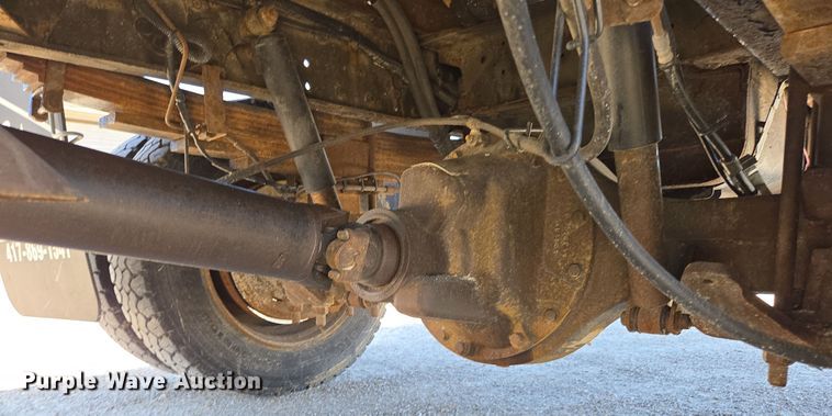 image for item DP6319 2005 Chevrolet C5500 dump flatbed truck