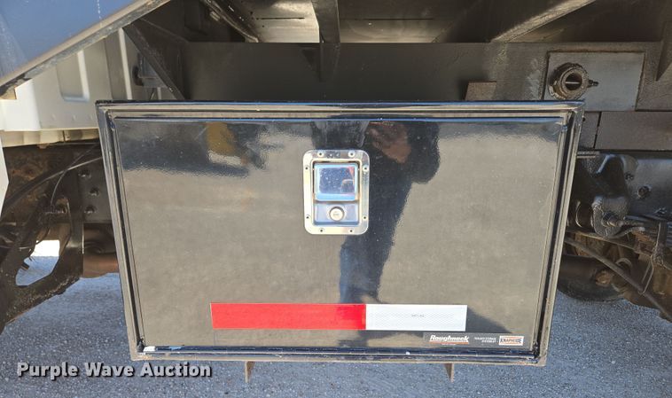 image for item DP6319 2005 Chevrolet C5500 dump flatbed truck