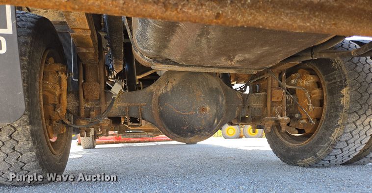 image for item DP6319 2005 Chevrolet C5500 dump flatbed truck