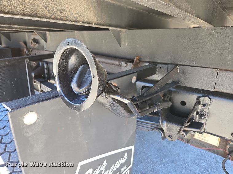 image for item DP6319 2005 Chevrolet C5500 dump flatbed truck