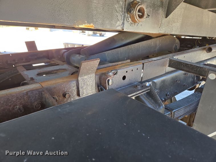 image for item DP6319 2005 Chevrolet C5500 dump flatbed truck