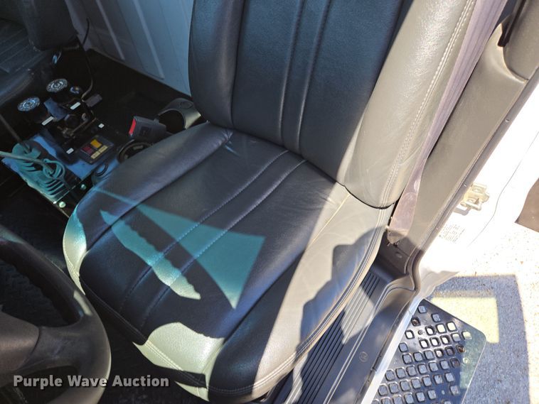 image for item DP6319 2005 Chevrolet C5500 dump flatbed truck