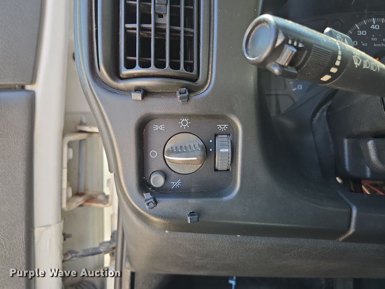 image for item DP6319 2005 Chevrolet C5500 dump flatbed truck