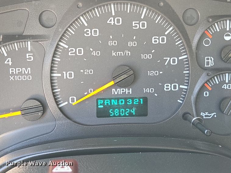 image for item DP6319 2005 Chevrolet C5500 dump flatbed truck