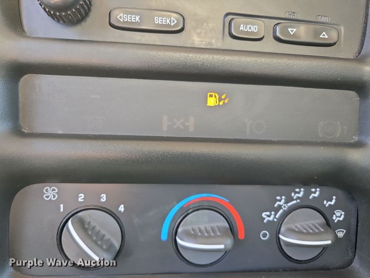 image for item DP6319 2005 Chevrolet C5500 dump flatbed truck