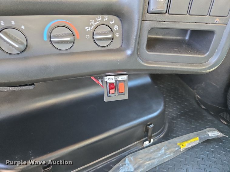 image for item DP6319 2005 Chevrolet C5500 dump flatbed truck