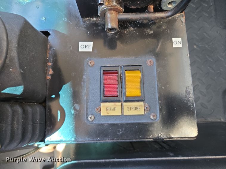 image for item DP6319 2005 Chevrolet C5500 dump flatbed truck