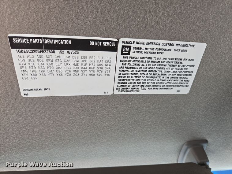 image for item DP6319 2005 Chevrolet C5500 dump flatbed truck