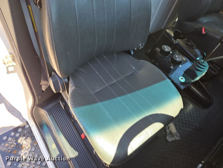 image for item DP6319 2005 Chevrolet C5500 dump flatbed truck