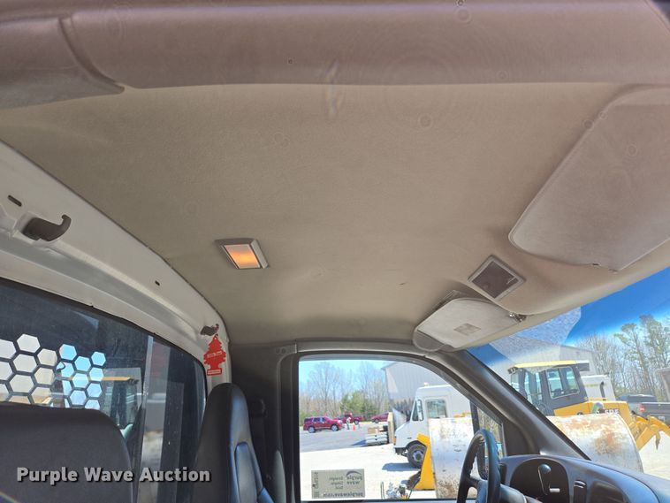 image for item DP6319 2005 Chevrolet C5500 dump flatbed truck