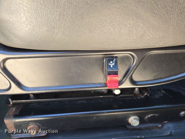 image for item DP6319 2005 Chevrolet C5500 dump flatbed truck