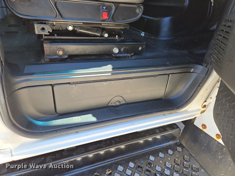 image for item DP6319 2005 Chevrolet C5500 dump flatbed truck