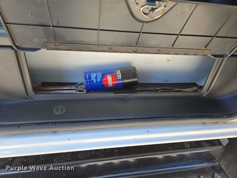 image for item DP6319 2005 Chevrolet C5500 dump flatbed truck