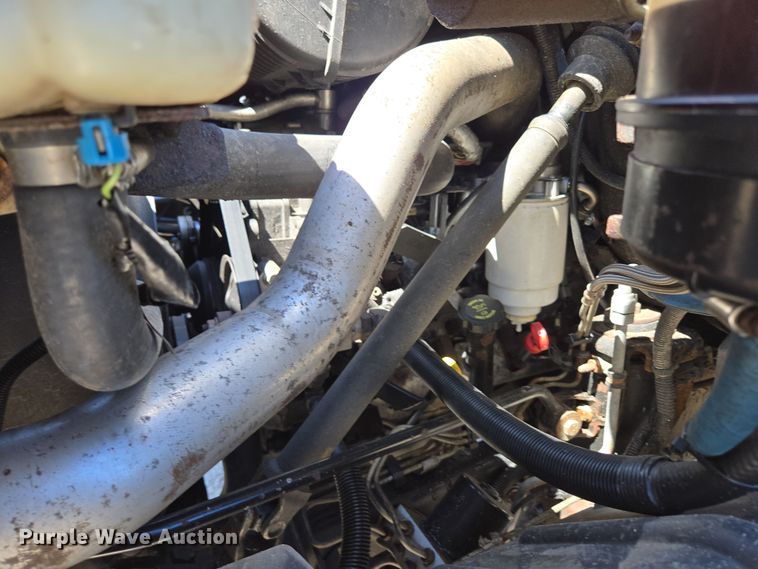 image for item DP6319 2005 Chevrolet C5500 dump flatbed truck