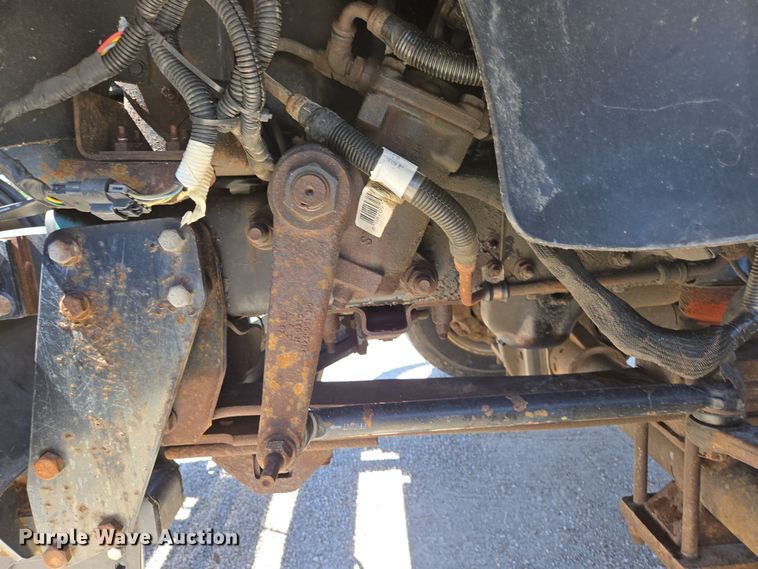 image for item DP6319 2005 Chevrolet C5500 dump flatbed truck