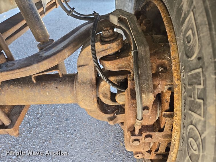 image for item DP6319 2005 Chevrolet C5500 dump flatbed truck