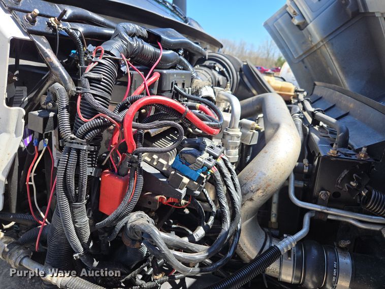 image for item DP6319 2005 Chevrolet C5500 dump flatbed truck