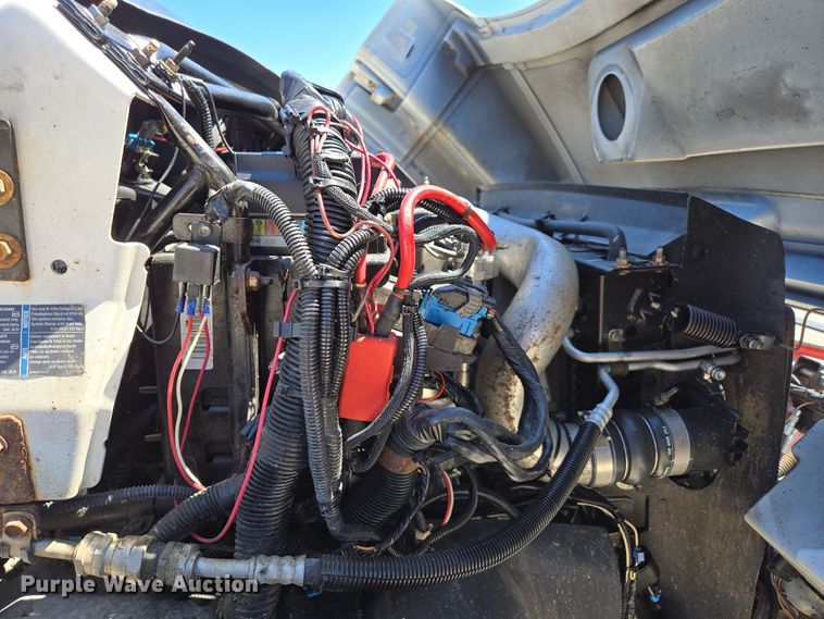 image for item DP6319 2005 Chevrolet C5500 dump flatbed truck