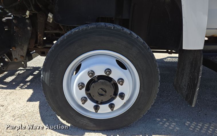 image for item DP6319 2005 Chevrolet C5500 dump flatbed truck