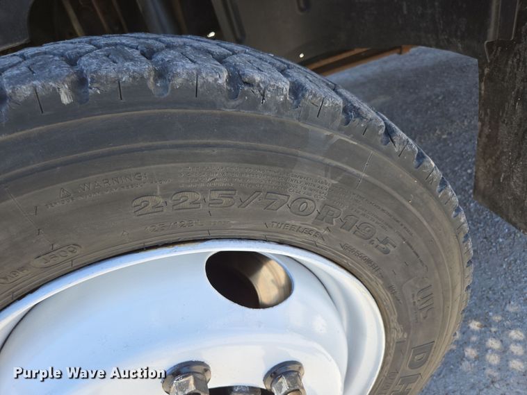 image for item DP6319 2005 Chevrolet C5500 dump flatbed truck